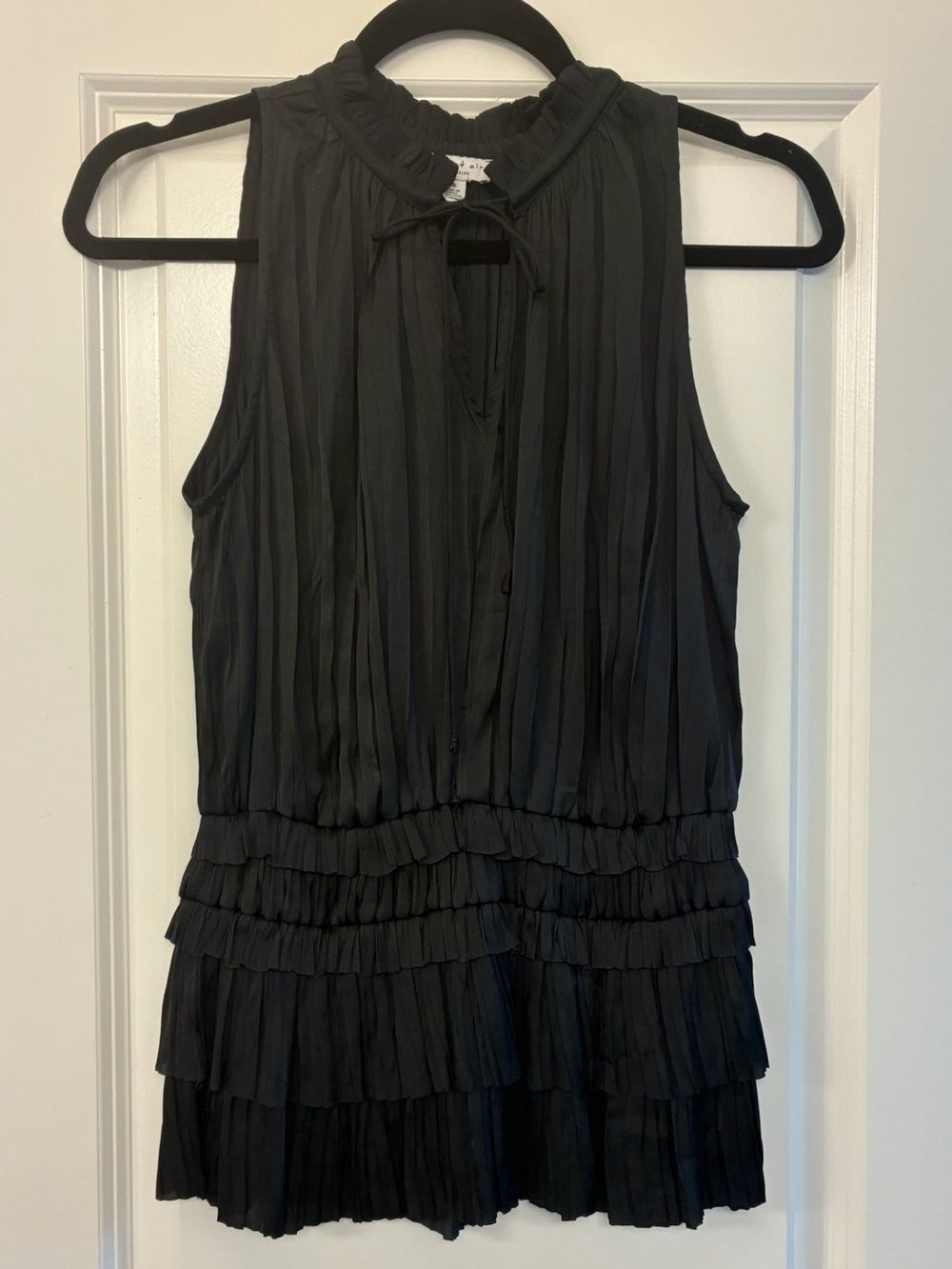 ANTHROPOLOGIE CURRENT AIR Sleeveless Pleated Blouse Black Women’s Size XS